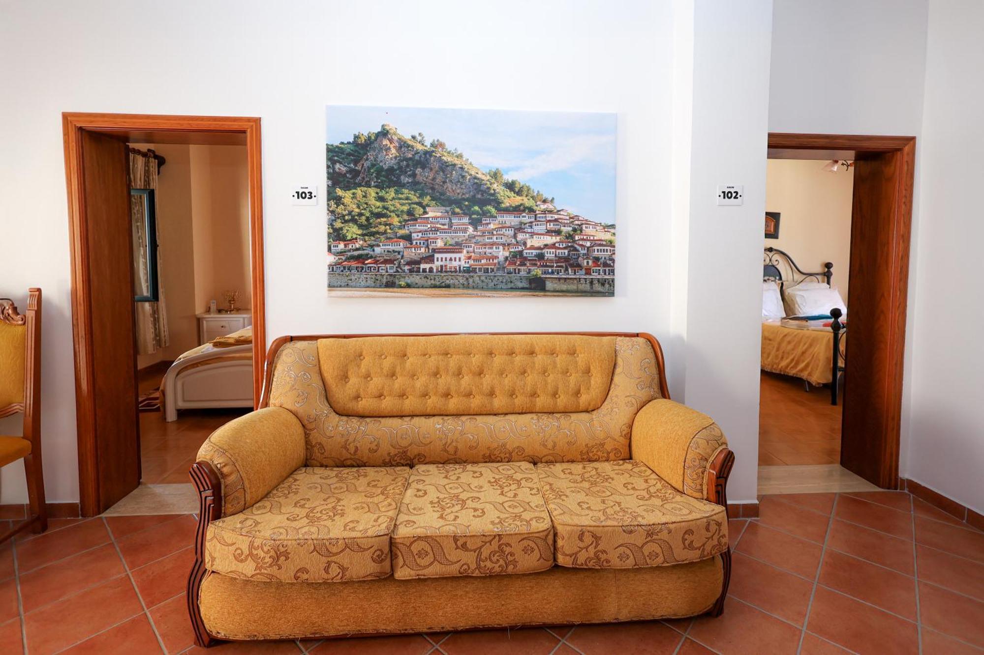 Casa La Pieve Bed & Breakfast Berat Bagian luar foto