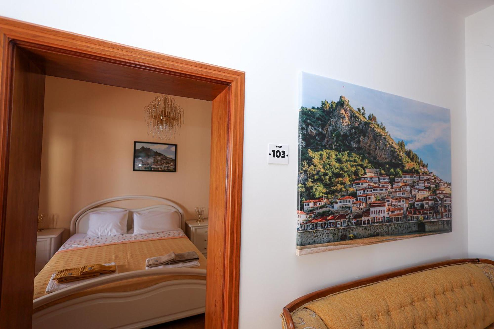 Casa La Pieve Bed & Breakfast Berat Bagian luar foto