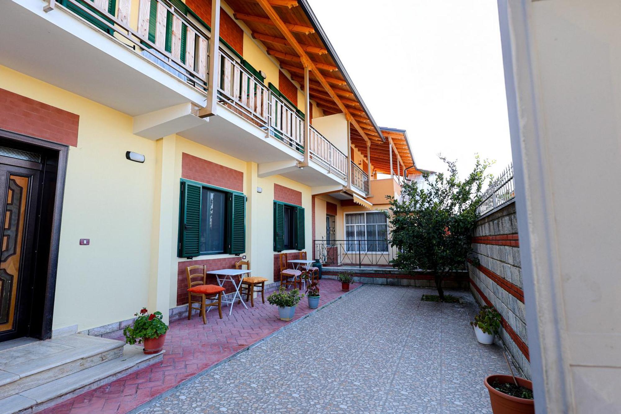 Casa La Pieve Bed & Breakfast Berat Bagian luar foto